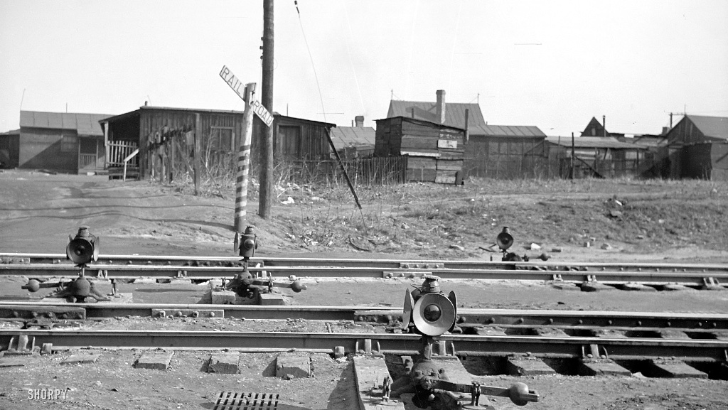 Railroad tracks, St Louis-Missouri, 1939